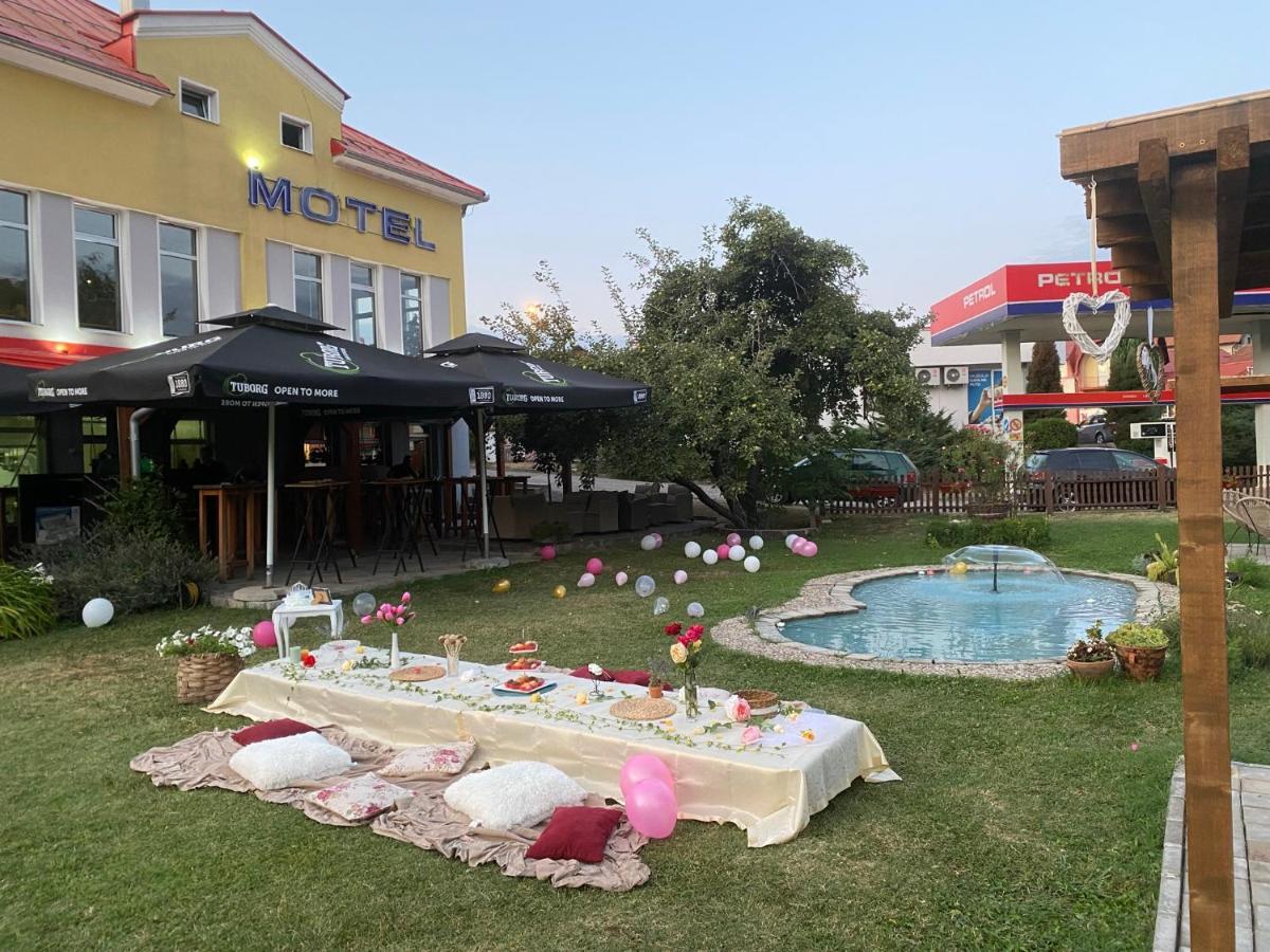 Motel M Vlasenica ภายนอก รูปภาพ