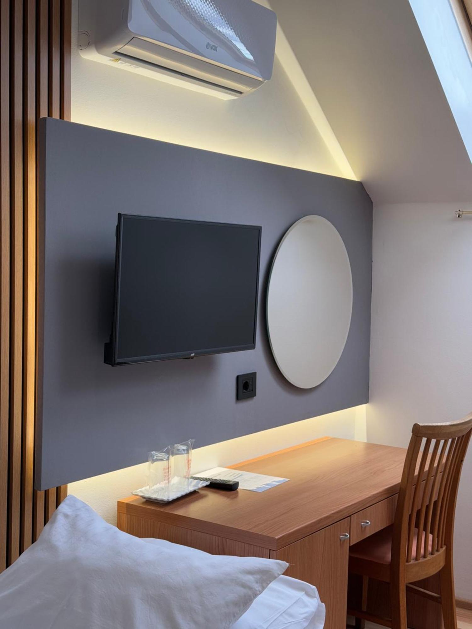 Motel M Vlasenica ภายนอก รูปภาพ