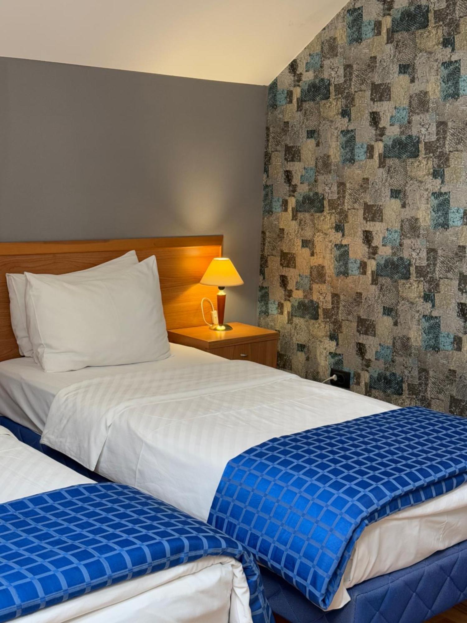 Motel M Vlasenica ภายนอก รูปภาพ