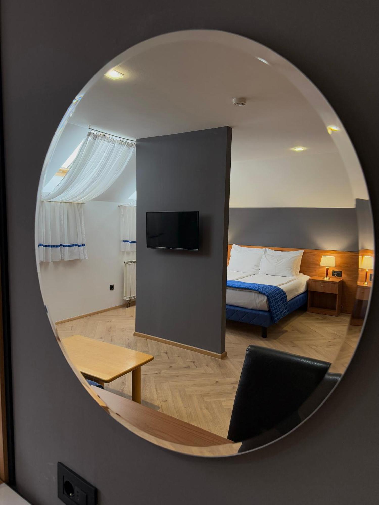 Motel M Vlasenica ภายนอก รูปภาพ