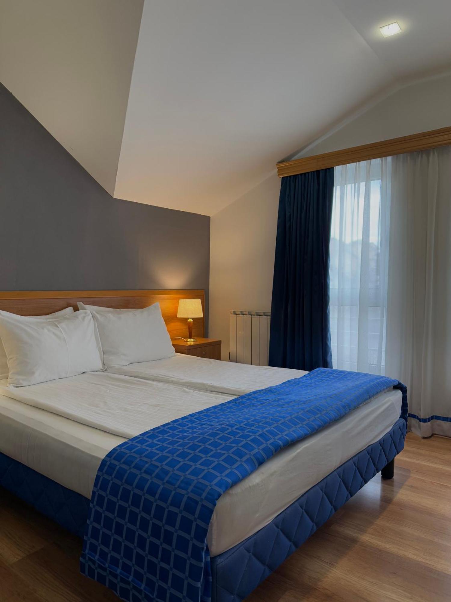 Motel M Vlasenica ภายนอก รูปภาพ