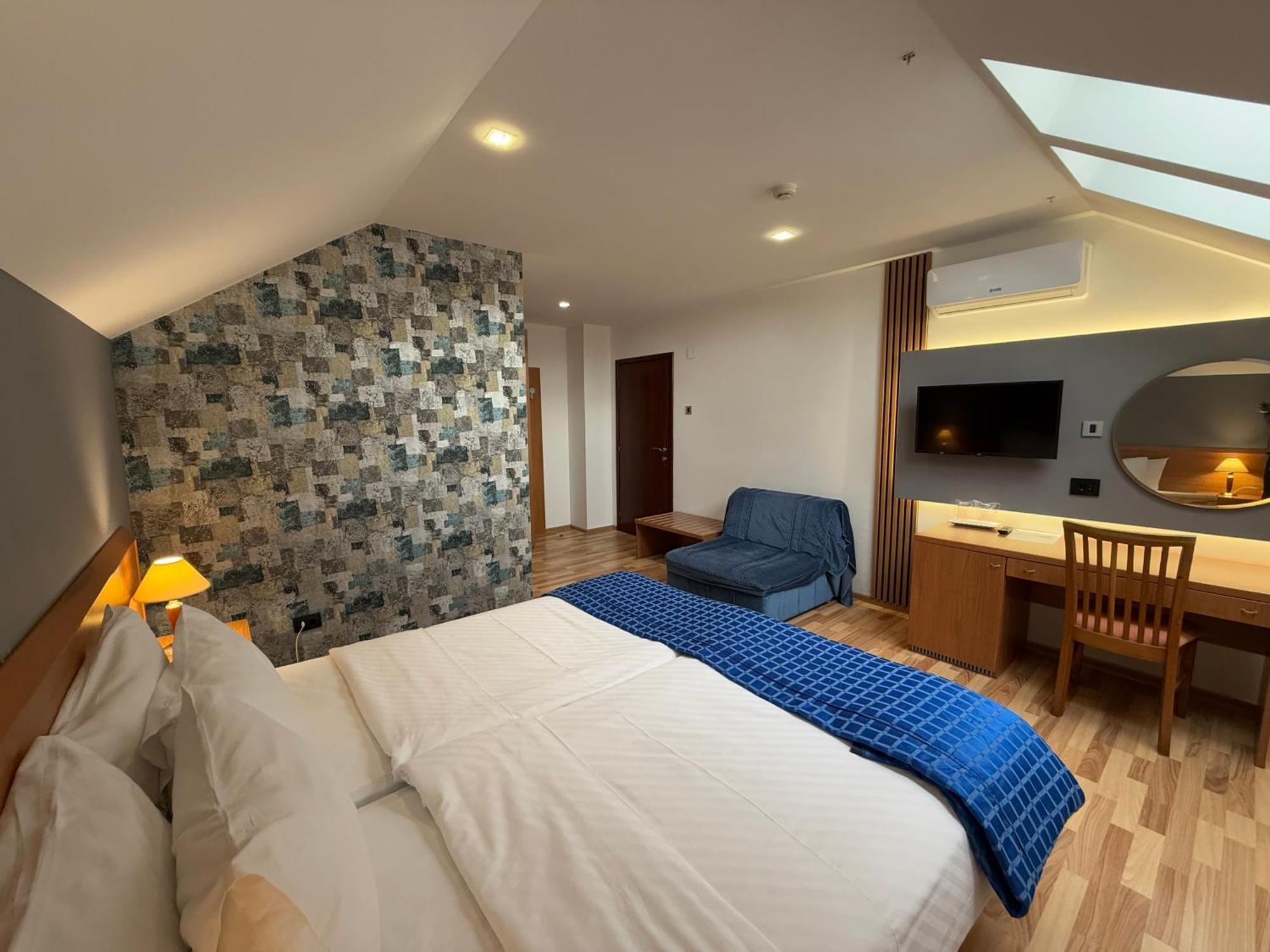 Motel M Vlasenica ภายนอก รูปภาพ
